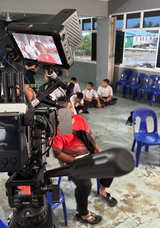 Media dan Production (49)