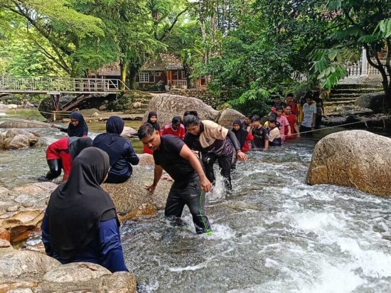 Pendidikan dan Bimbingan (18)